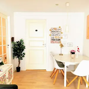 300 Meter Walk To Lego House - 80m2 Two Bedroom With Garden - Unit B Apartament Billund